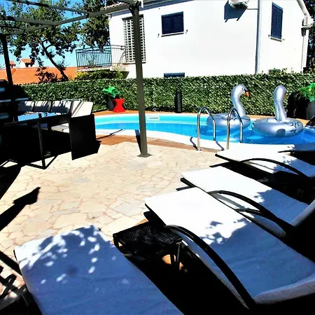 Summer Dream With Heated Pool, Sauna And Jacuzzi * Malinska