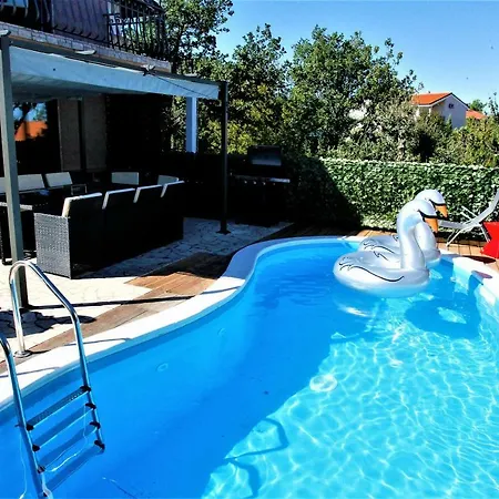 Summer Dream With Heated Pool, Sauna And Jacuzzi