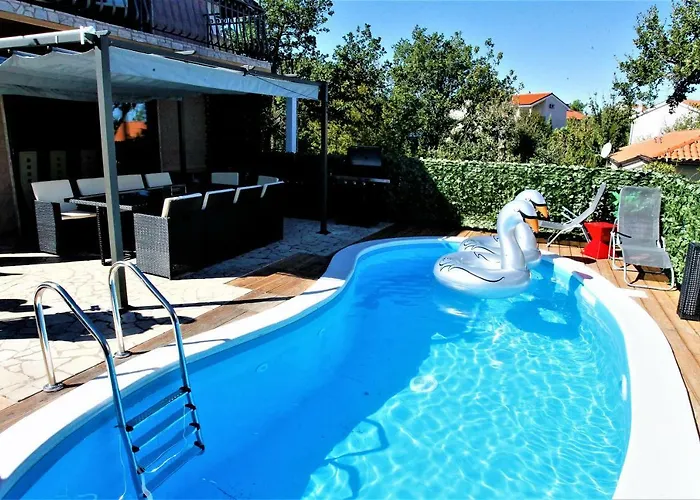 Summer Dream With Heated Pool, Sauna And Jacuzzi