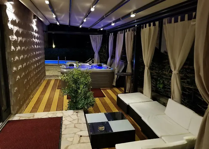 Villa Summer Dream With Heated Pool, Sauna And Jacuzzi *