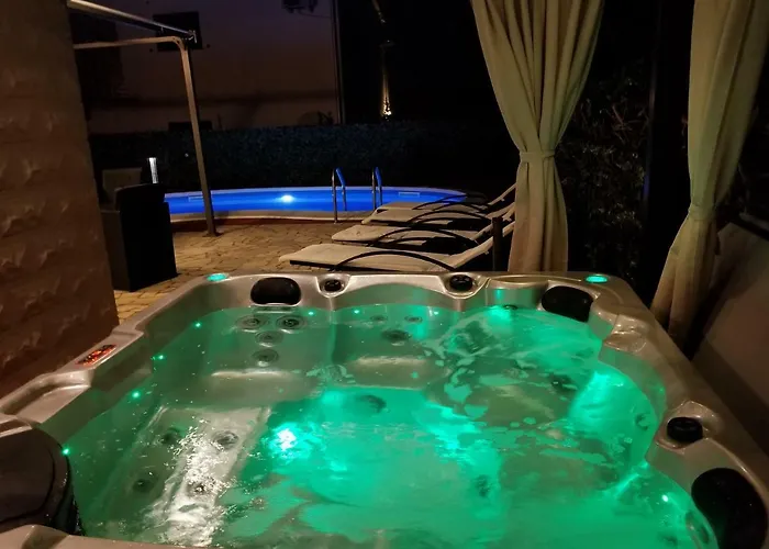 Villa Summer Dream With Heated Pool, Sauna And Jacuzzi