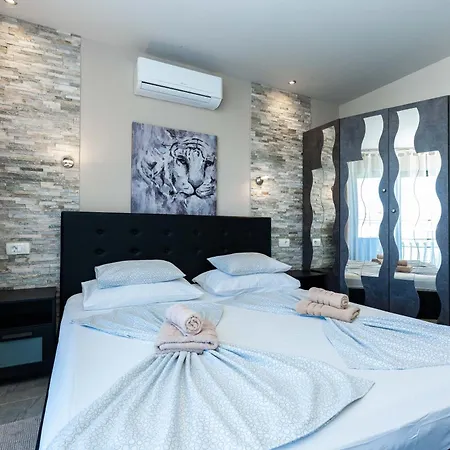 Villa Summer Dream With Heated Pool, Sauna And Jacuzzi Malinska
