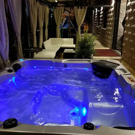 Summer Dream With Heated Pool, Sauna And Jacuzzi