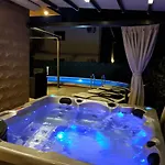 Summer Dream With Heated Pool, Sauna And Jacuzzi
