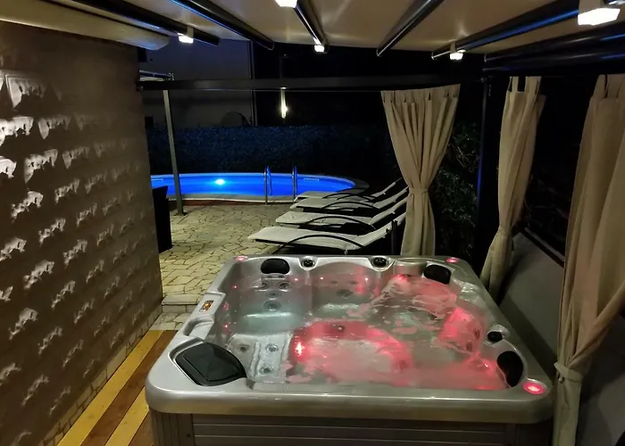 Summer Dream With Heated Pool, Sauna And Jacuzzi