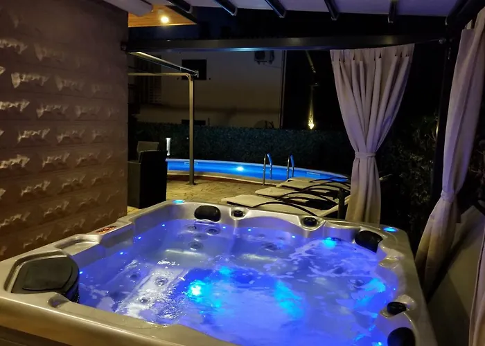 Summer Dream With Heated Pool, Sauna And Jacuzzi