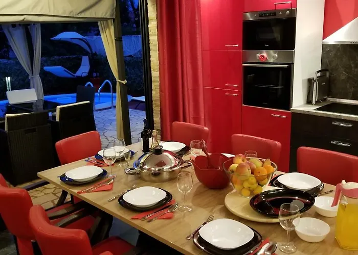 Summer Dream With Heated Pool, Sauna And Jacuzzi فيلة مالينسكا