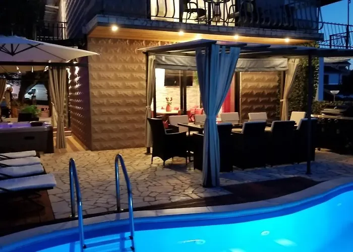 Summer Dream With Heated Pool, Sauna And Jacuzzi